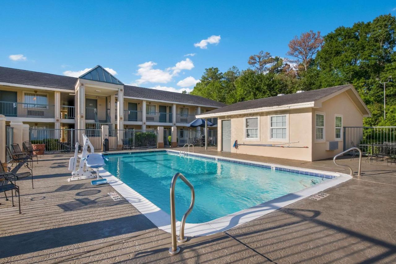 Quality Inn & Suites Lufkin Exterior photo