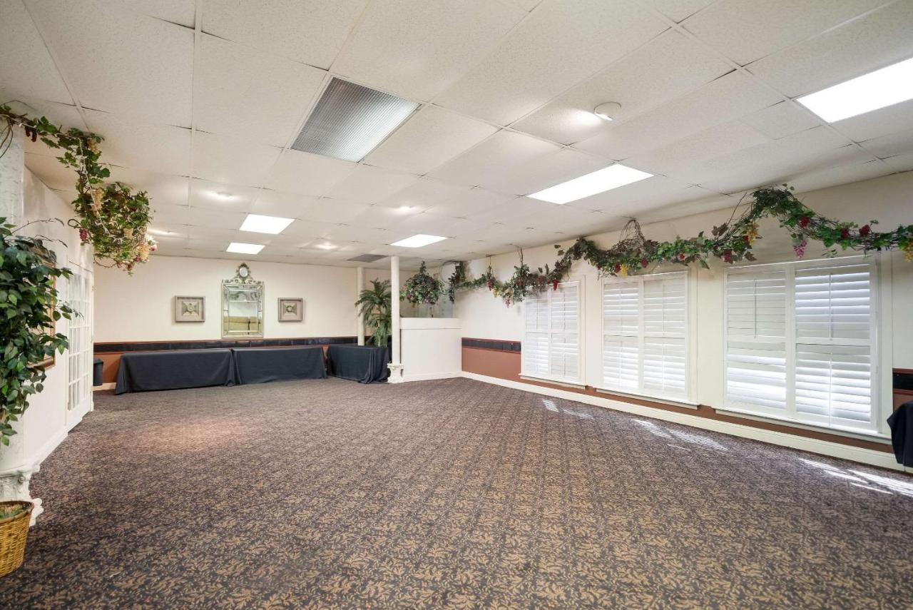 Quality Inn & Suites Lufkin Exterior photo