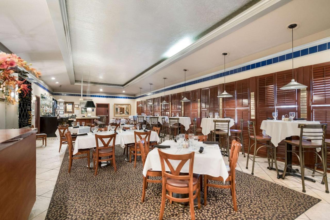 Quality Inn & Suites Lufkin Exterior photo