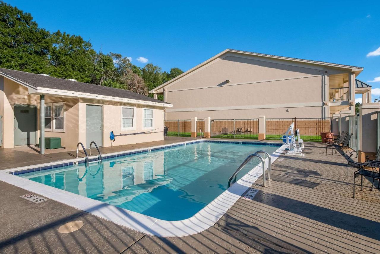 Quality Inn & Suites Lufkin Exterior photo