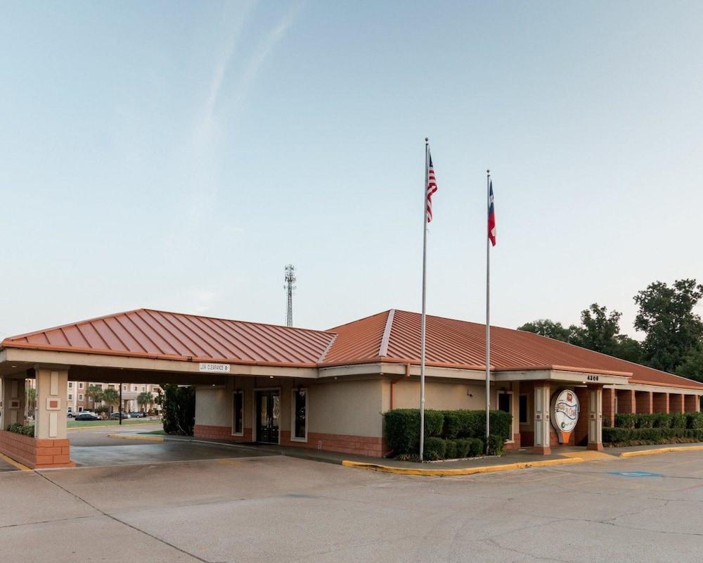Quality Inn & Suites Lufkin Exterior photo