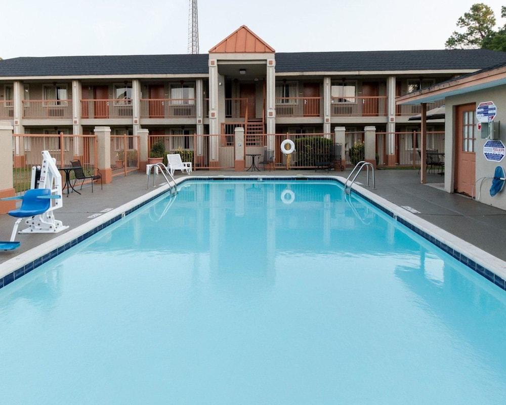 Quality Inn & Suites Lufkin Exterior photo