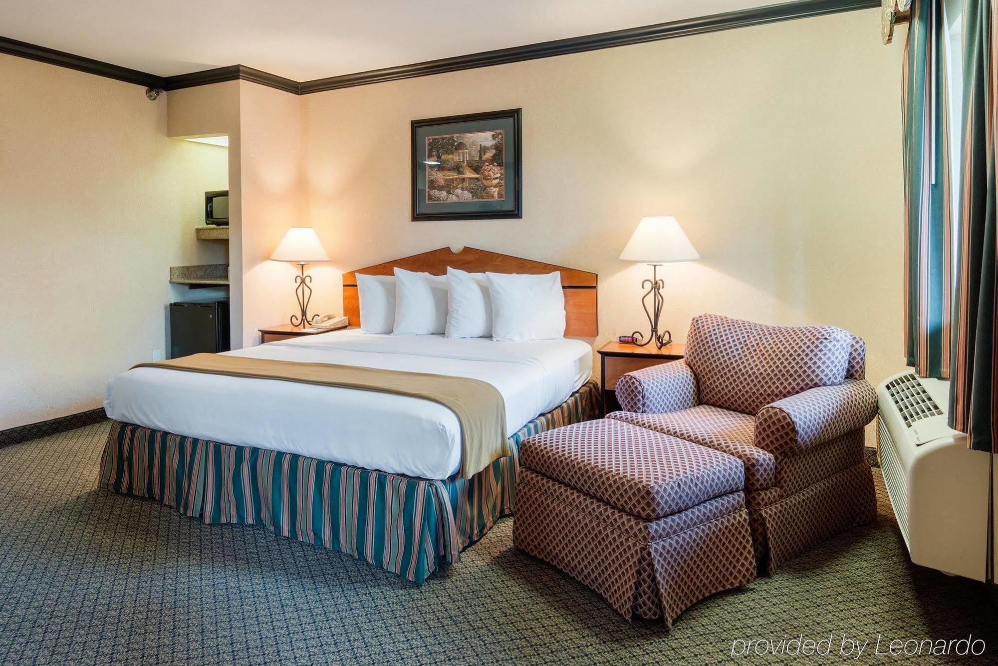 Quality Inn & Suites Lufkin Exterior photo