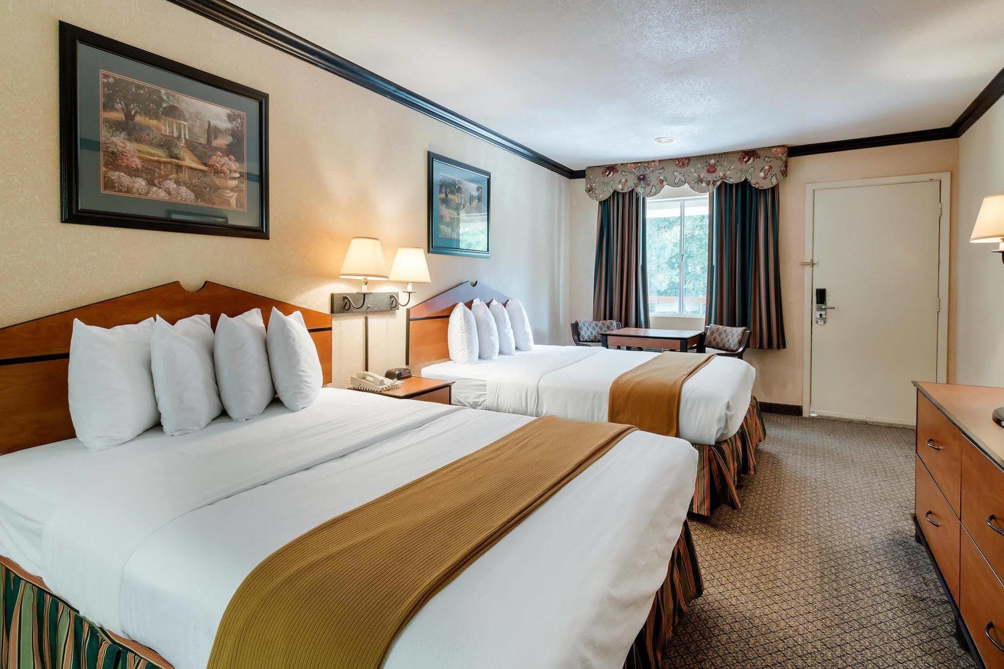 Quality Inn & Suites Lufkin Exterior photo